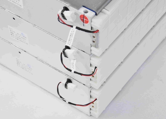 Module en aluminium 517.8mmx437.2mmx115.5mm du module 47.5kg de batterie au lithium d'EIKTO